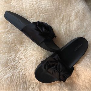 AEO KNOTTED BOW POOL SLIDE